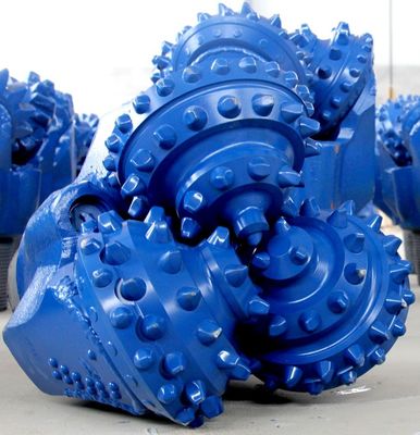 Insérez le peu de perceuse utilisé par rouleau tricône d'exploitation de la roche api de carbure de dent